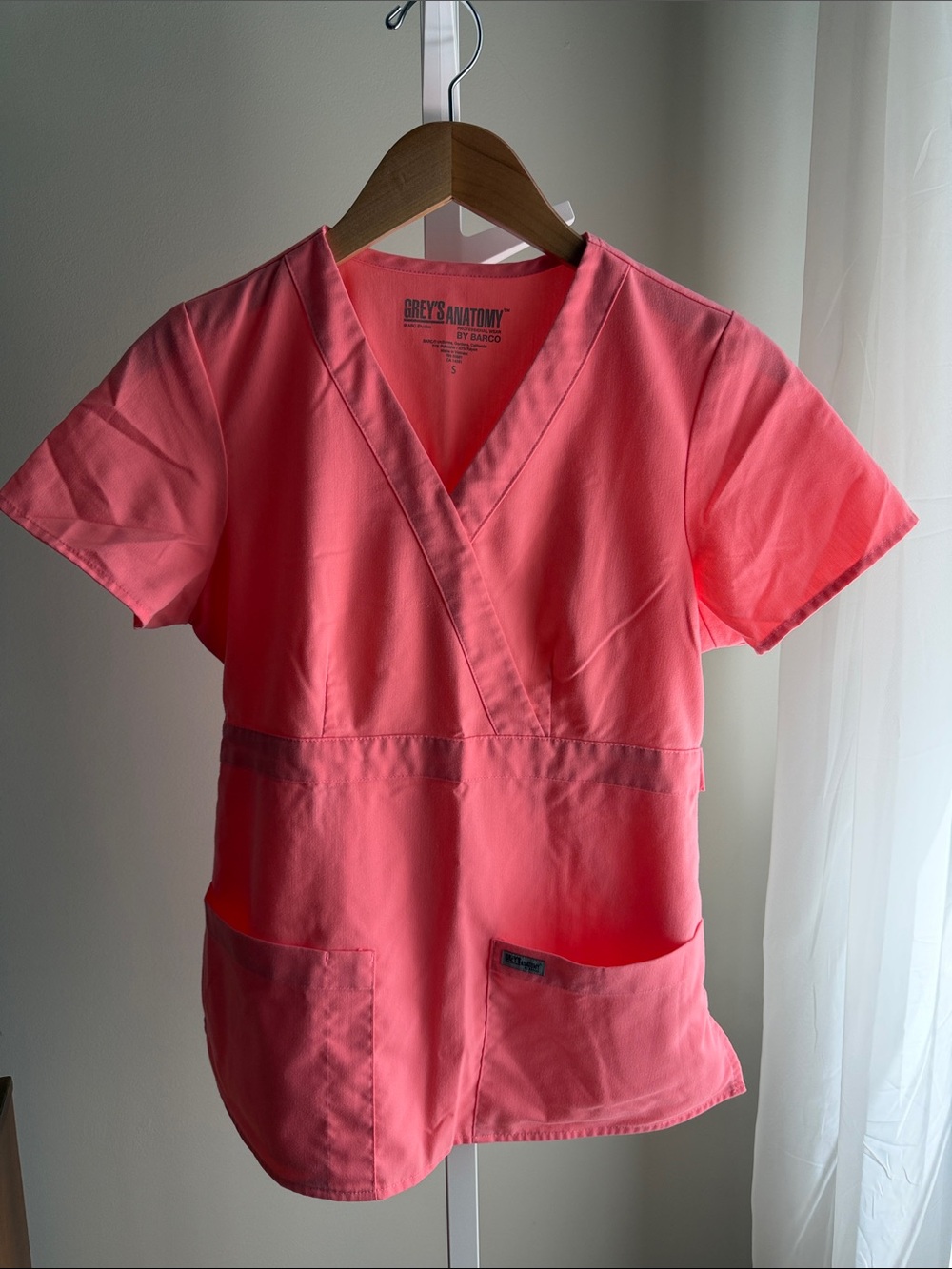 Grey's Anatomy Coral Scrub Top - V-Neck Small